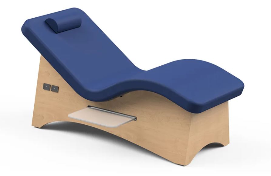 Oakworks Curva Lounger