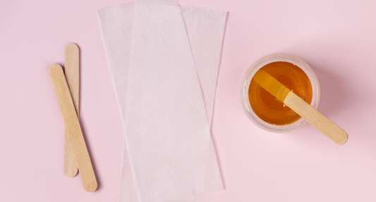 Hard Wax vs. Soft Wax: Choosing by Skin, Hair, and Service Risk
